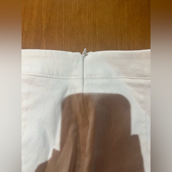 White skirt - Picture 5 of 6